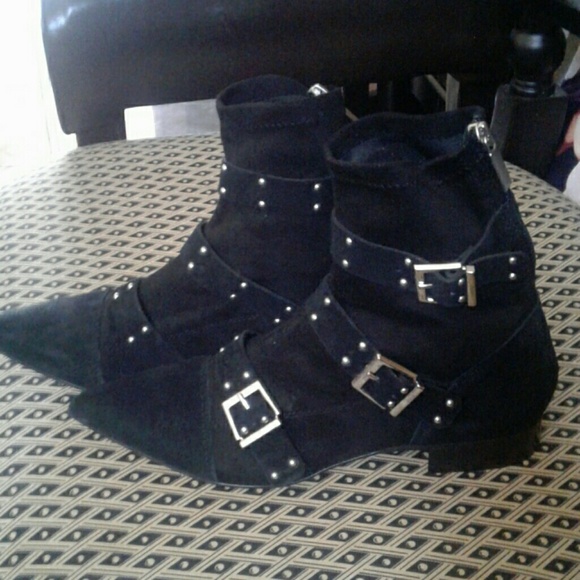 NEW  STEVE MADDEN BOOTIES - Picture 3 of 4